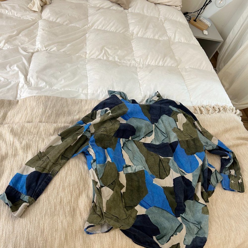 Button down shirt - Picture 2 of 3